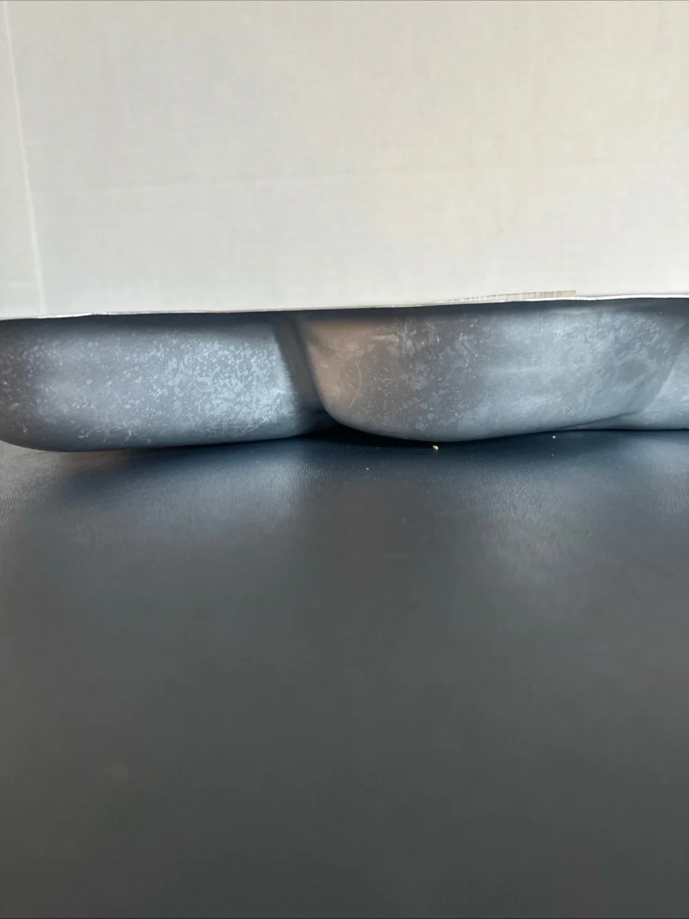 Vintage 1993 Wilton Barney 2105-6713 Cake Pan Barney Waving 16